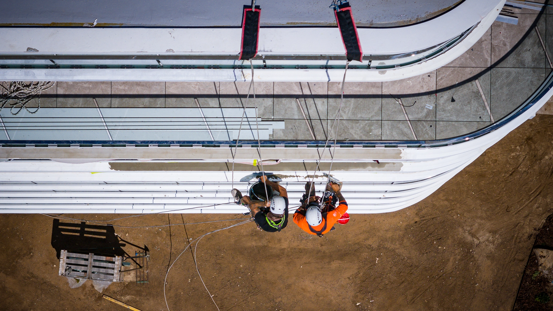 Rope access technicians aerial view